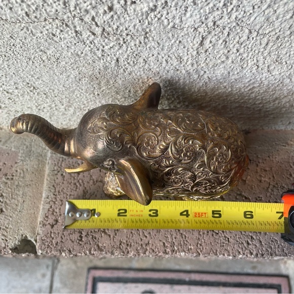 Heavy Decorative Sankyo Ornamental Elephant Music Box - Picture 11 of 13